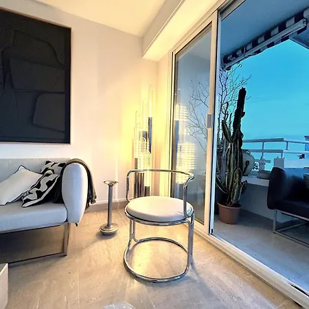 Appartement Riviera Rooftop - Front De Avec Terrasse Dans Le Centre *